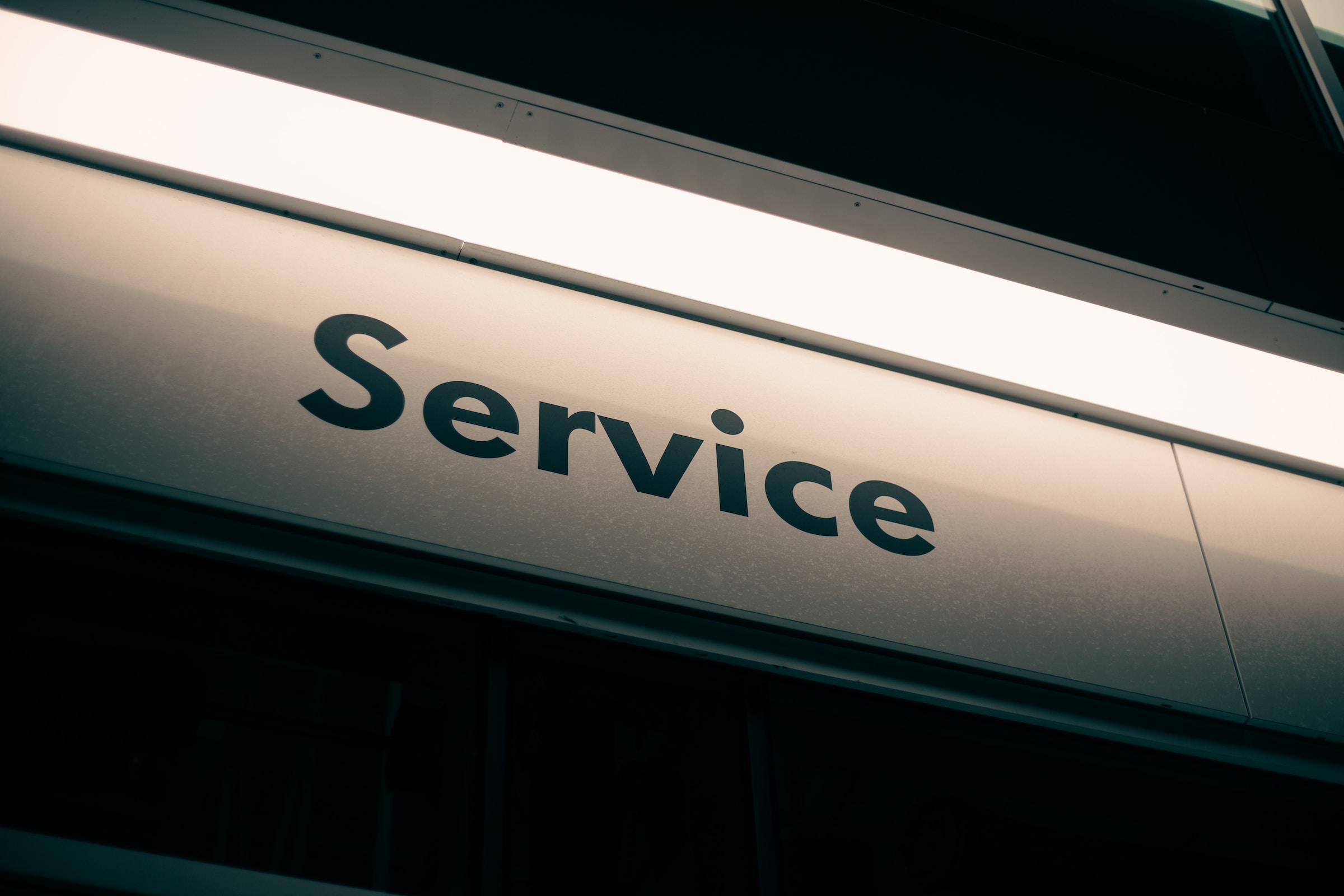 SERVICE SERVICE